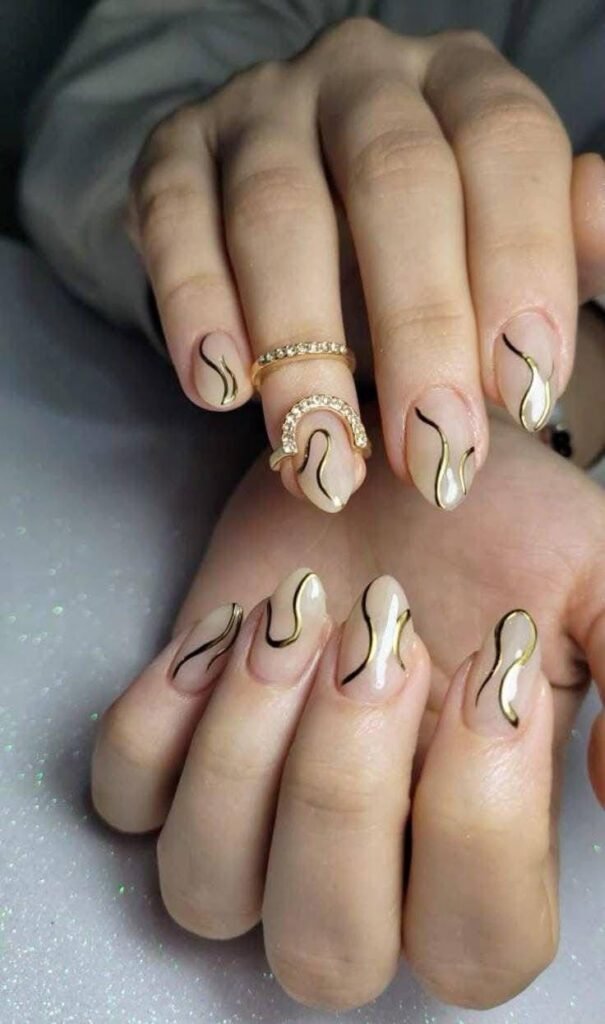 Manicura profesional Unas cuidadas y elegantes3